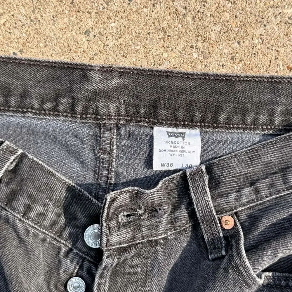 Levi's 501 Original Fit Button Fly Jeans Men's W36 L30 (32x30) Faded Black Denim